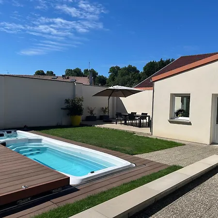 Les Marguerites Et De Nage * Contrexéville